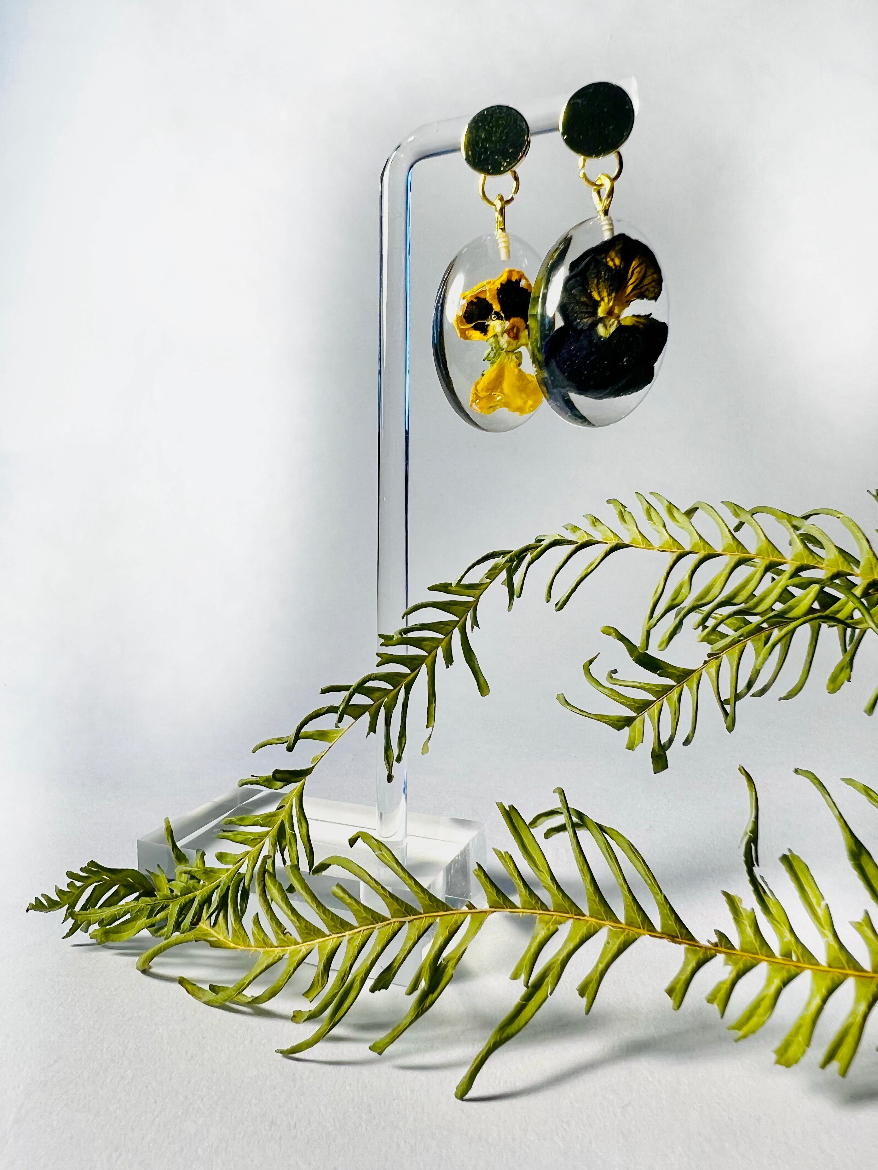 Pansy Floral Earrings - Mixmatch Oval